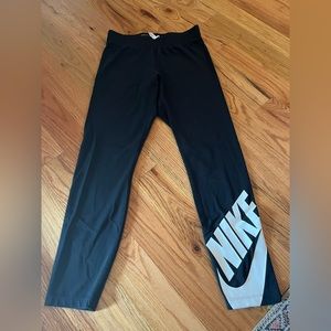 Women’s medium Nike leggings